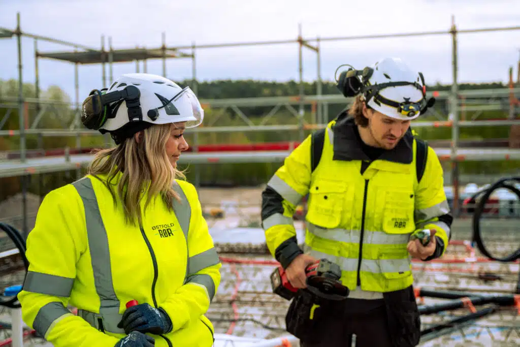 Medarbeidere fra Østfold Rør på byggeplass